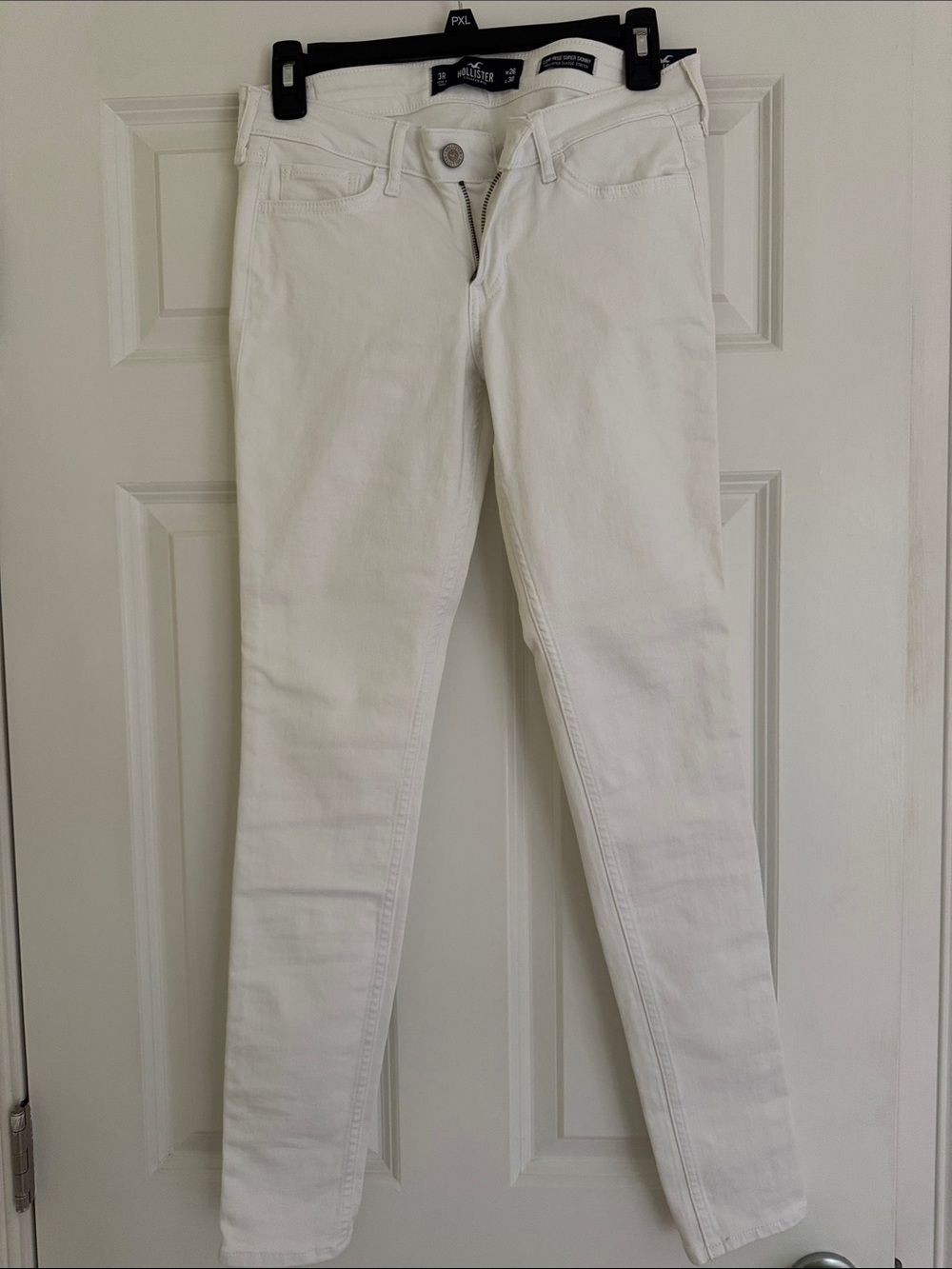 Hollister White Low-rise Super Skinny Jeans NWT